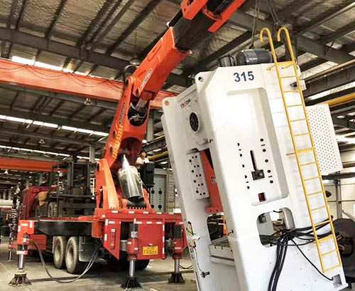 温州洞头附近随车吊出租，轻松解决运输难题