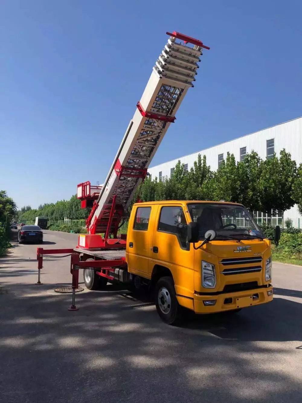 温州洞头附近的云梯车出租服务：轻松解决高空作业需求